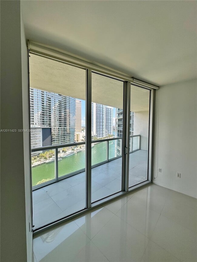 Building Photo - 475 Brickell Ave