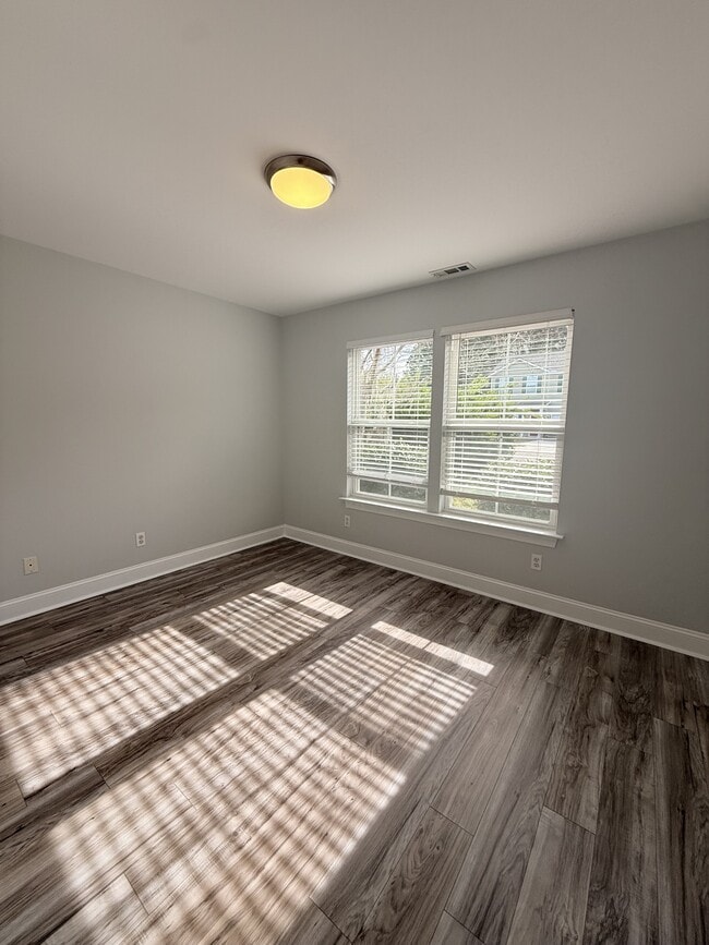 Building Photo - 34 Wintergreen Dr