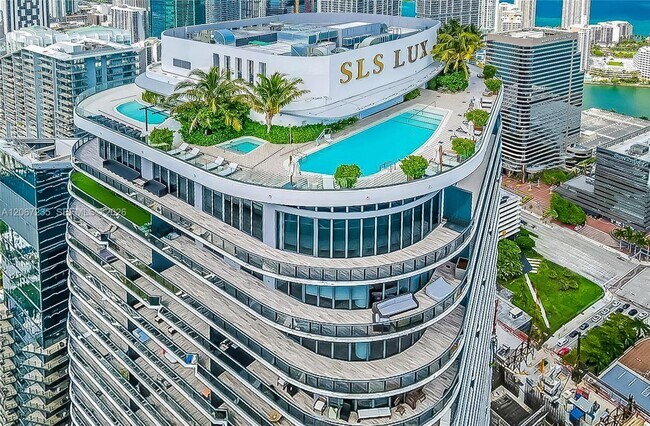 Building Photo - 801 S Miami Ave