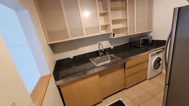 Custom Kitchen - 1228 West Ave