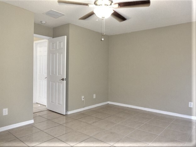 Building Photo - 1074 SW Bianca Ave