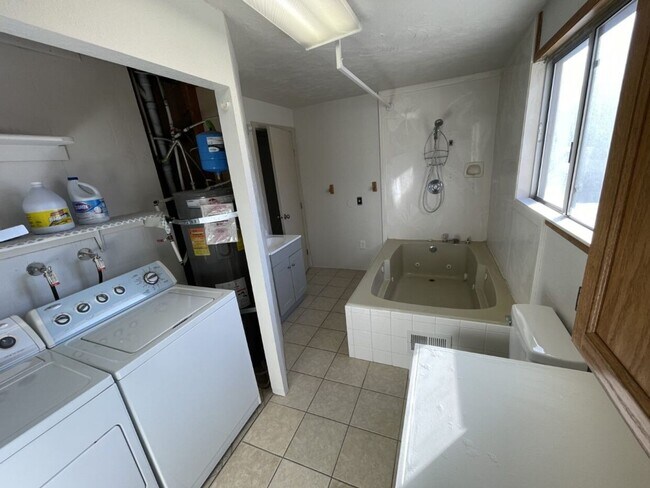 Building Photo - Coming Soon! Beautifully Remodeled 3-Bedro...