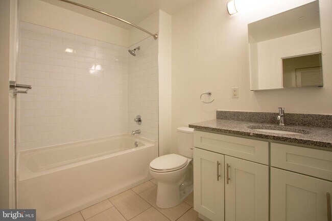 Building Photo - 224 Church St