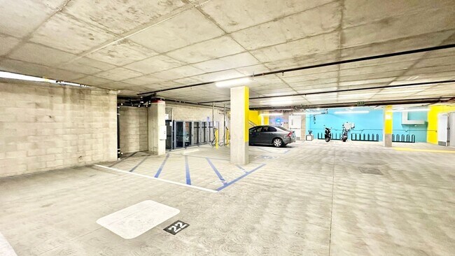 Building Photo - 355 N Cleveland St