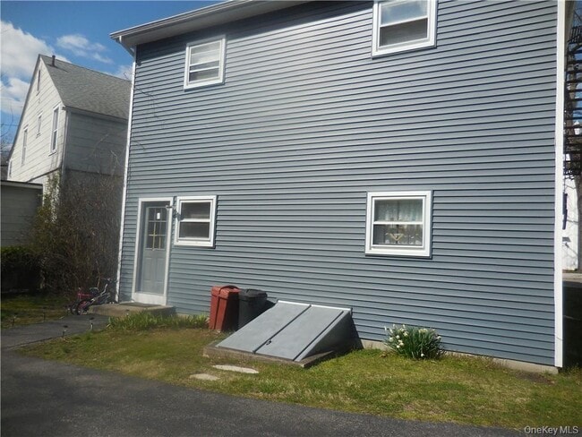 Building Photo - 223 Hudson St