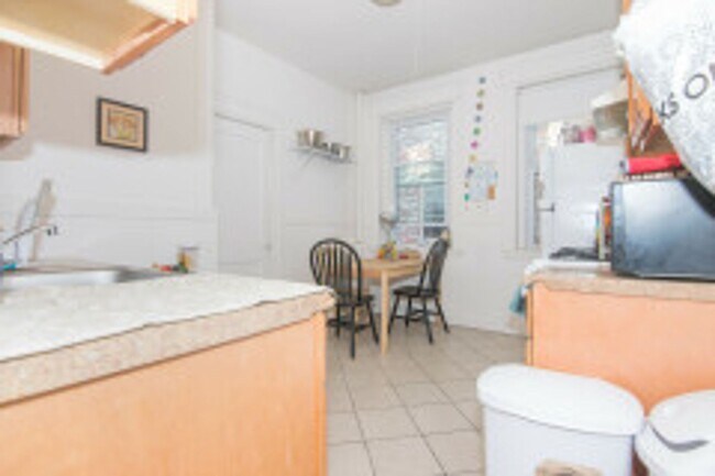 Building Photo - AWESOME ALLSTON 3BED!!!