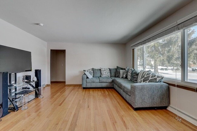 Building Photo - 1531 N 116th St