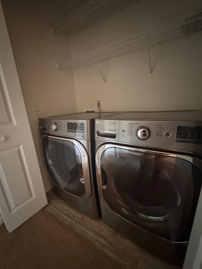 Building Photo - MOVE-IN SPECIAL! 1/2 OFF 1st MONTHS RENT.