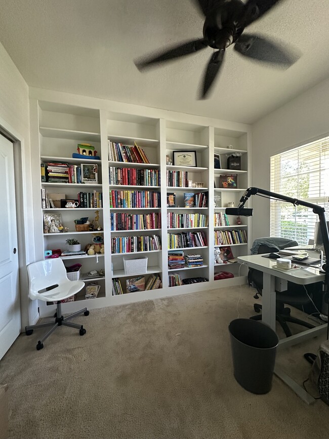 Building Photo - 14580 Cedar Hill Dr