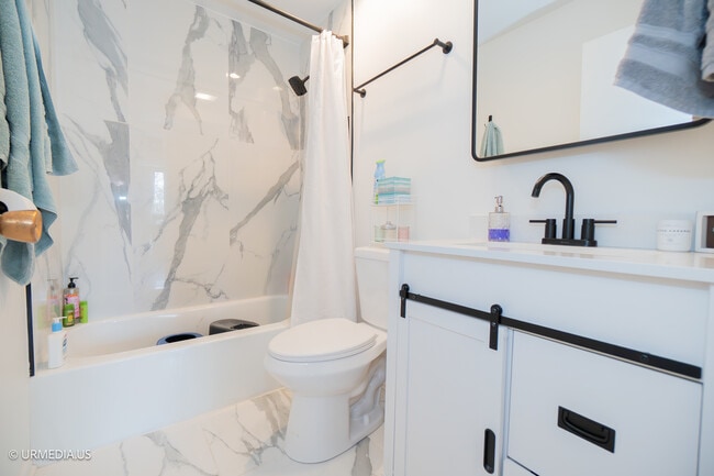 Building Photo - 2201 N Cleveland Ave