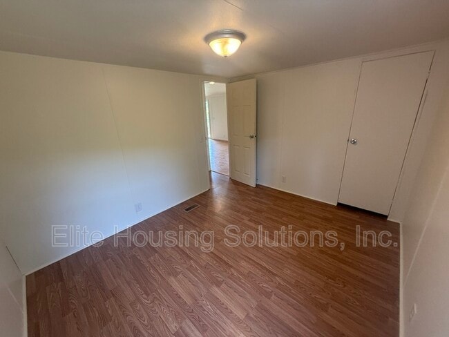 Building Photo - 3308 Old Stage Rd