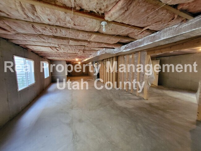 Building Photo - Eagle Mountain Home