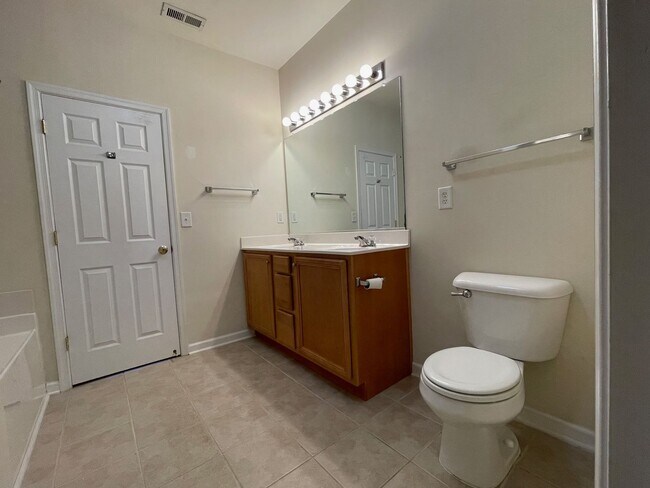 Building Photo - 4257 Falcon Creek Dr