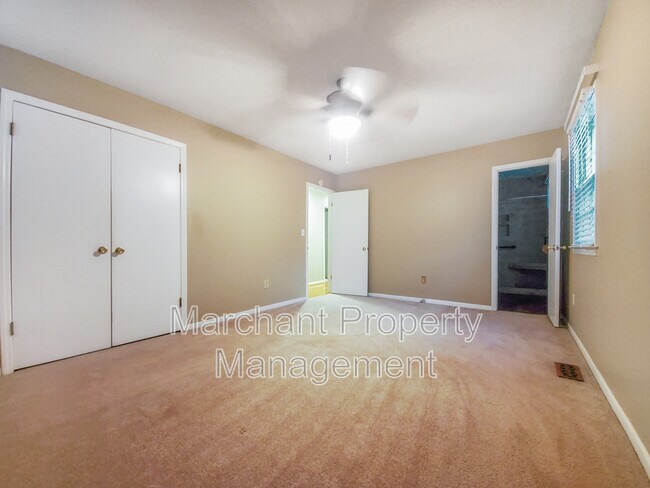 Building Photo - 106 Setters Ct