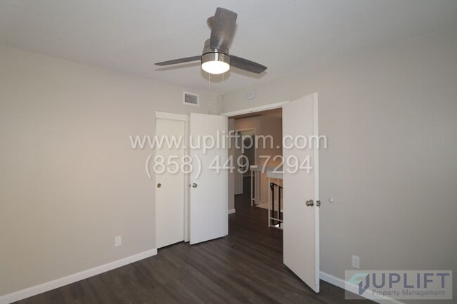 Building Photo - 3 Bedroom 2.5 Townhome A MUST SEE!!