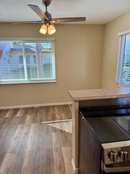 Building Photo - 2231 Canyon Dr