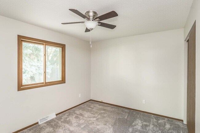 Building Photo - 6700 W 51st St