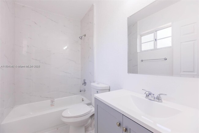 Building Photo - 765 SW 6th Ct