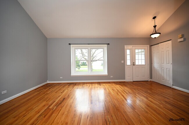 Building Photo - 744 Concord Dr