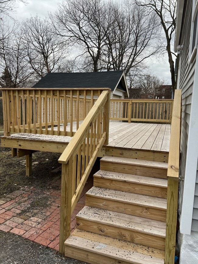 Building Photo - Gorgeous 4 bed, 2.5 bath stunner in Lakewood!