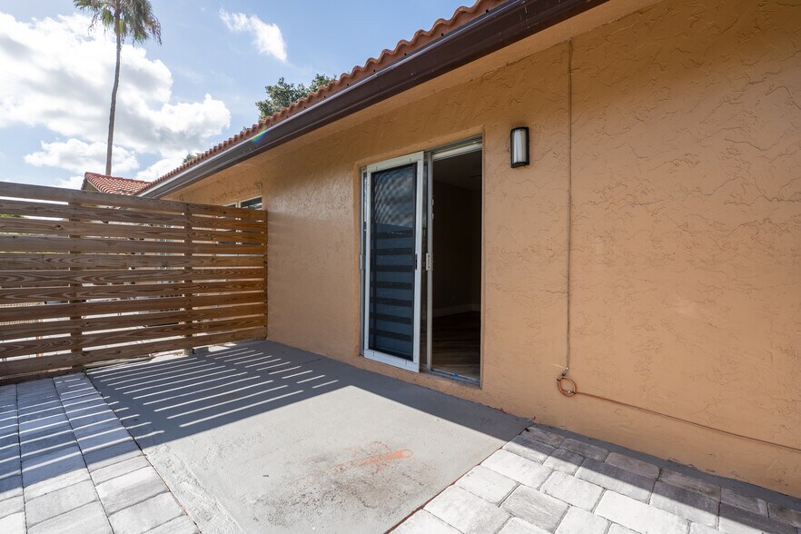 Building Photo - 10911 NW 45th St