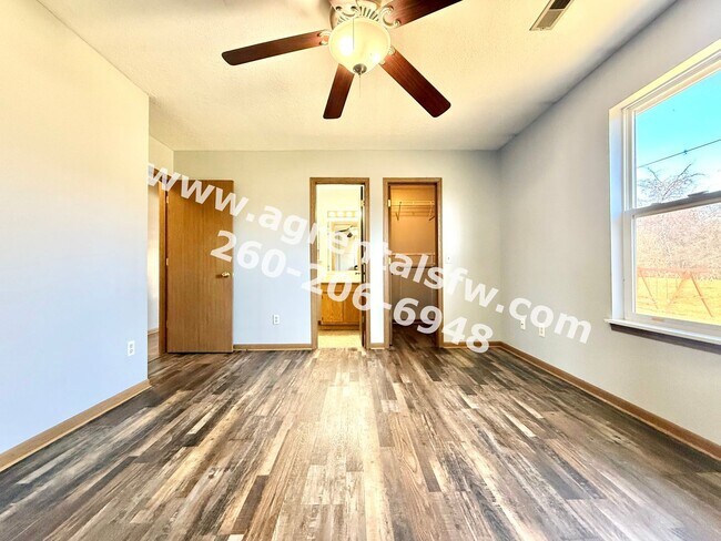 Building Photo - 3 Bedroom House