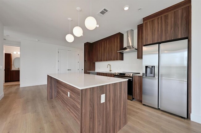 Building Photo - 1701 Simond Ave