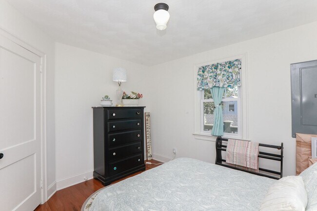 Building Photo - Beautiful Single Family Home in Willoughby Beach!!