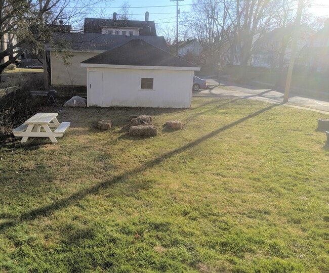 Building Photo - 135 Griswold St