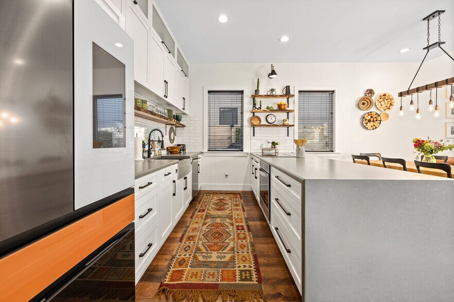 Building Photo - 510 SE Tourmaline Mews