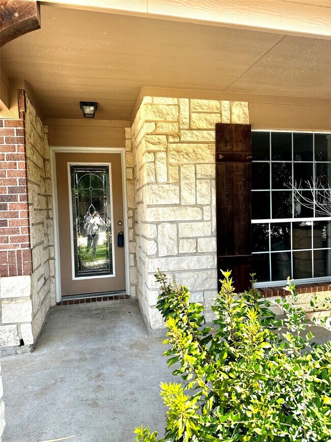 Building Photo - 26510 Forest Pine Ln