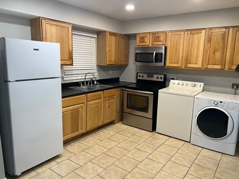 Building Photo - 4333 Lashelle Ave