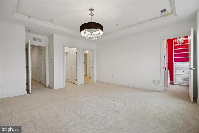 Building Photo - 452 Exchange Avenue