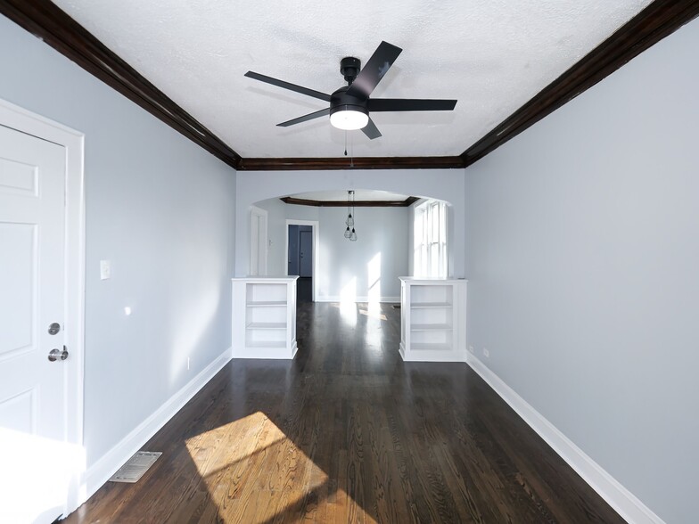First floor-2 bedroom - 5351 S Laflin St