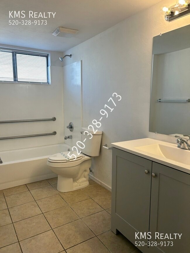 Building Photo - 5126 E Bellevue St