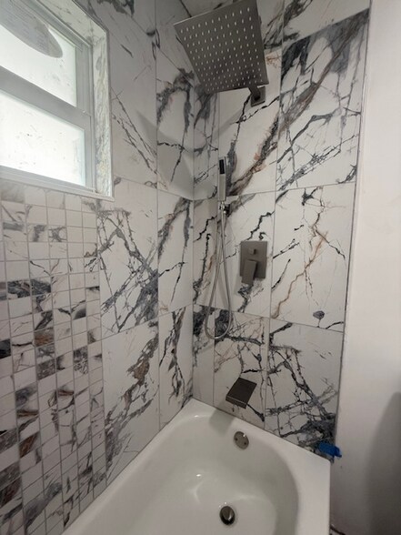 Building Photo - 5412 NW 24th Ct