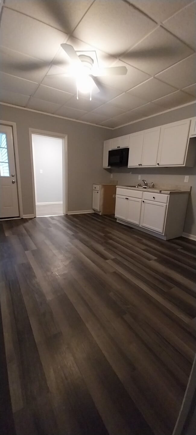 Building Photo - 515 N 6th St