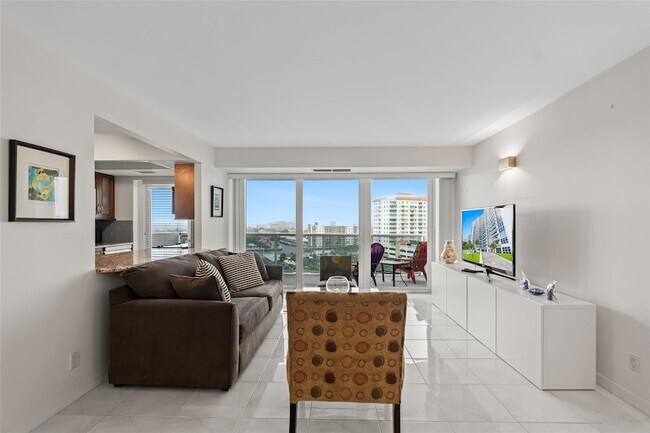 Building Photo - 2841 N Ocean Blvd