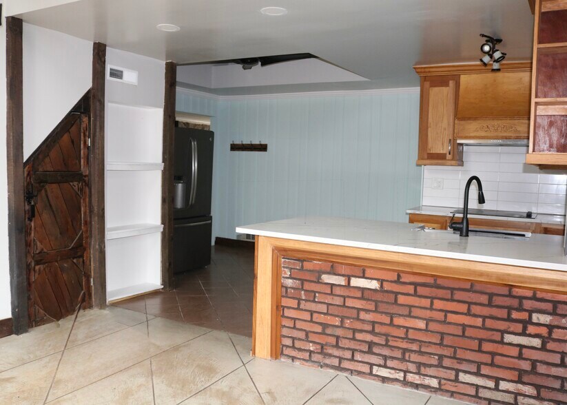 Building Photo - 1027 Woodward Cir SW