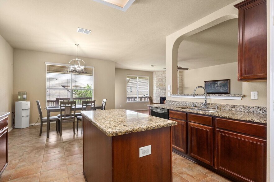 Building Photo - 5830 Palmetto Way