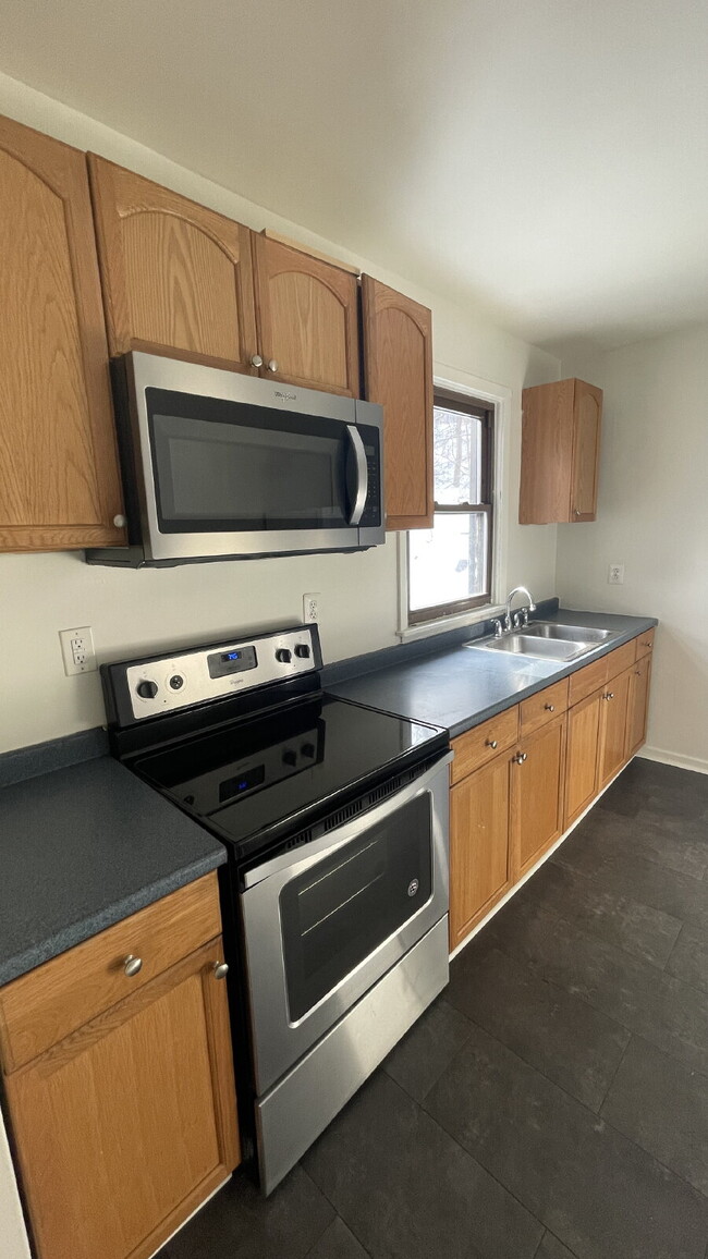 Building Photo - Spacious 3-Bedroom in Bellevue – Minutes from Downtown Pittsburgh!