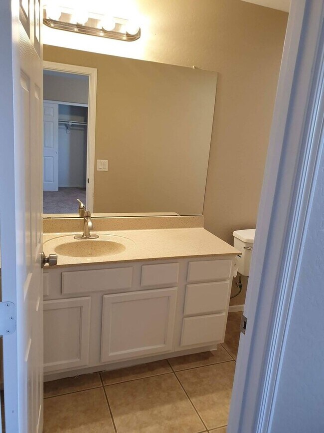 Building Photo - Charming 3BR House in Phoenix