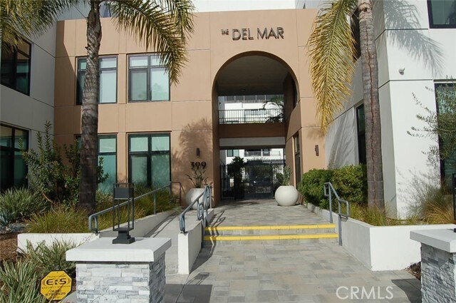 Building Photo - 399 E Del Mar Blvd