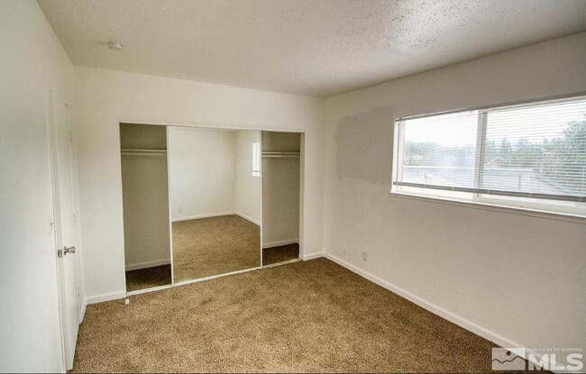 Building Photo - 1446 Model Wy
