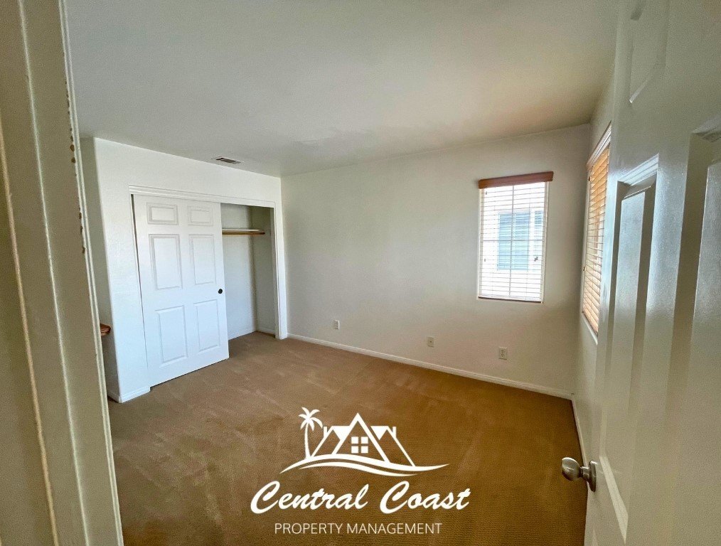 Building Photo - 2219 Cordoban Ln