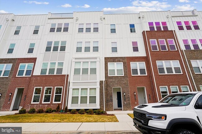 Building Photo - 19820 Lavender Dust Sq