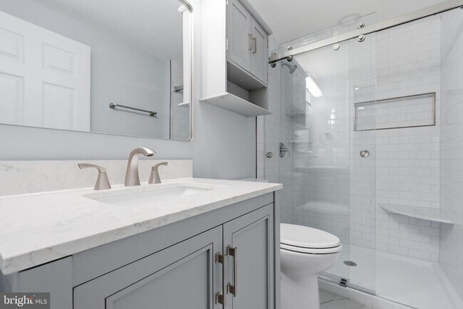 Building Photo - 2916 Montauk Ct