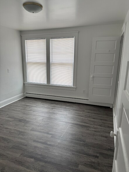 Building Photo - 261 Pierce St