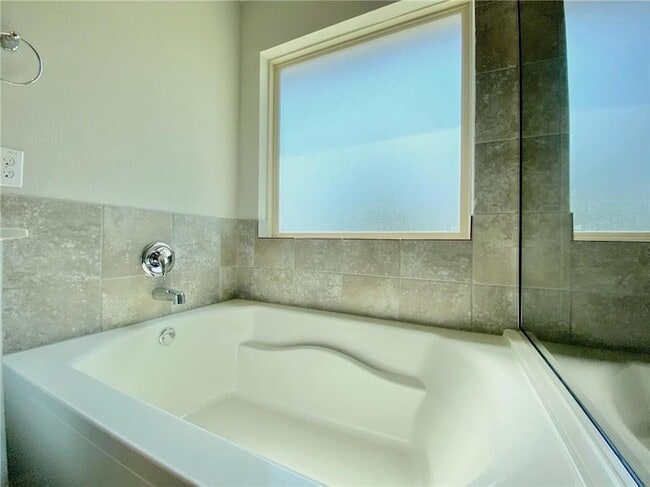 Building Photo - 308 Chalk Knob Mnr