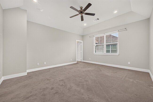 Building Photo - 8802 Hollister Pine Ct
